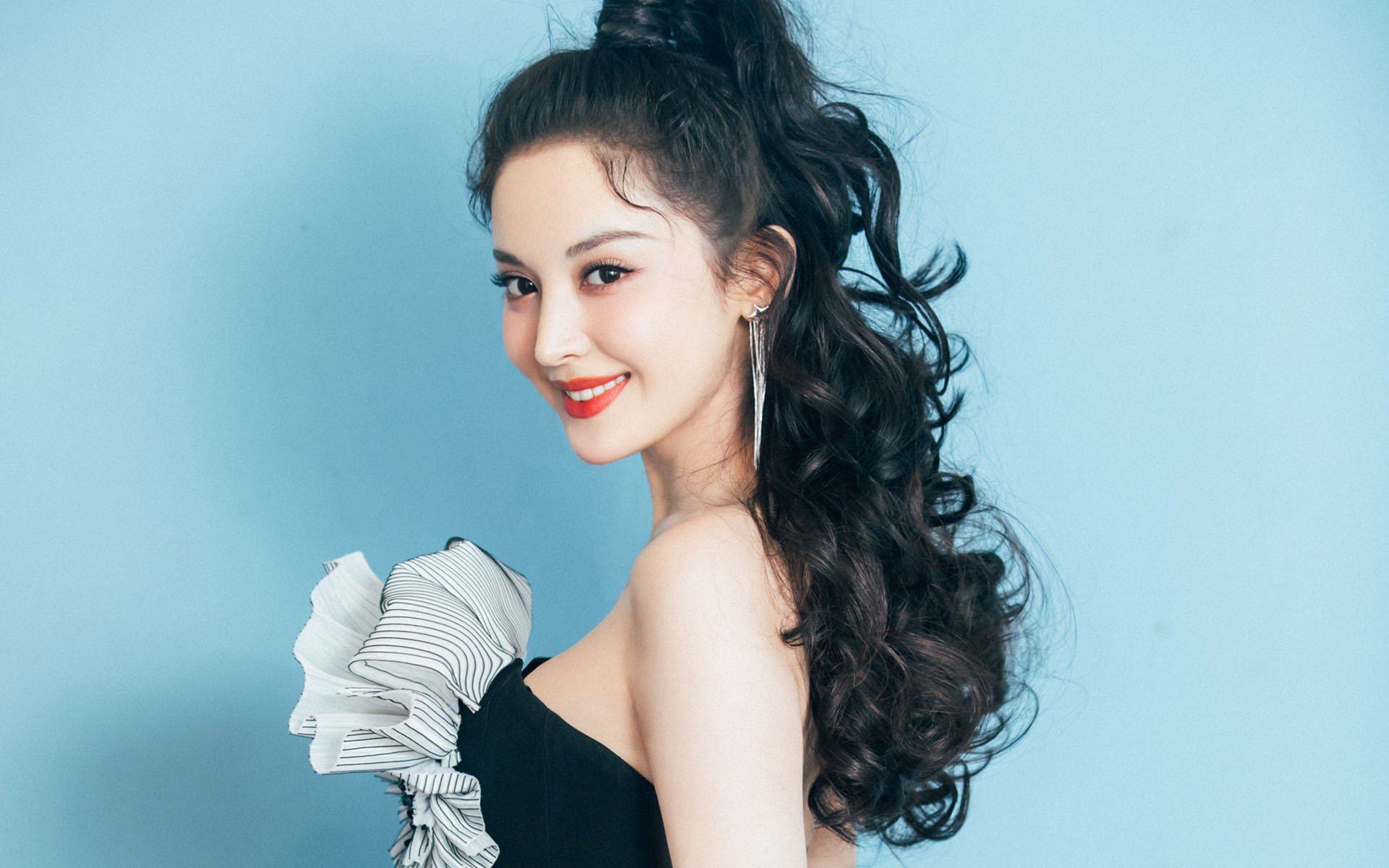 _户外跑步赛结合网球:运动休闲两不误_,户外活动跑步比赛