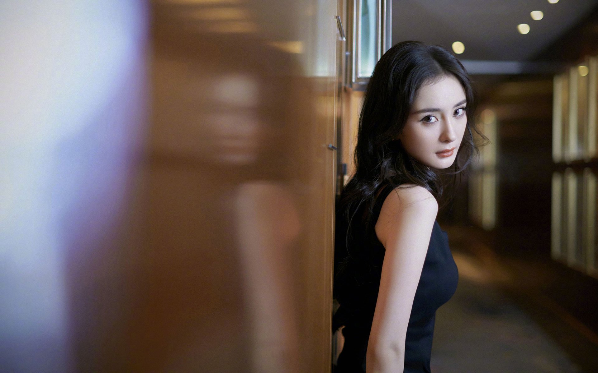 kaiyun体育综合-_极地雪地越野：穿越冰雪荒原的极速冲刺_，雪地极地服